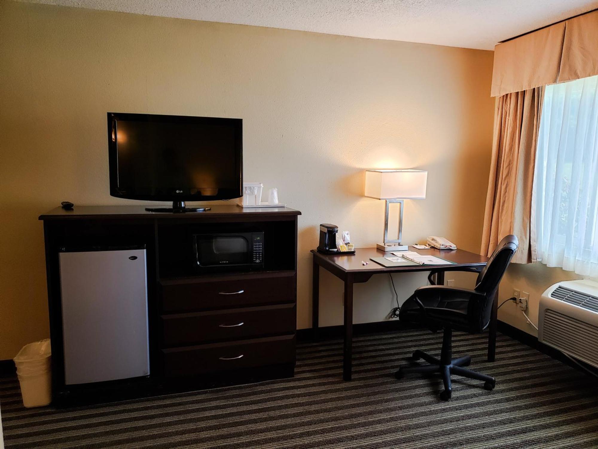 Quality Inn & Suites Vancouver - Hazel Dell Bilik gambar